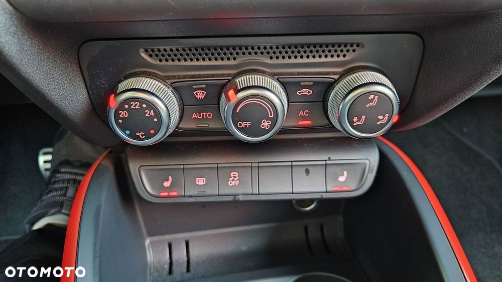Audi A1 3-drzwiowe 1.4 TFSI S tronic S line edition m S line Sportpaket - 32