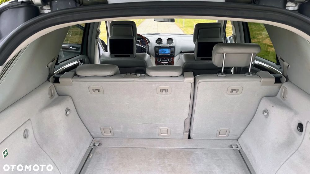 Mercedes-Benz ML 63 AMG 4-Matic - 32