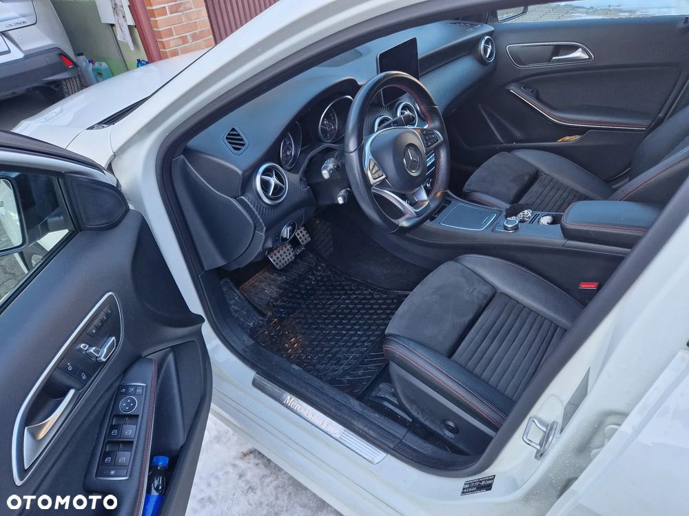 Mercedes-Benz Klasa A 220 4-Matic AMG Line - 11
