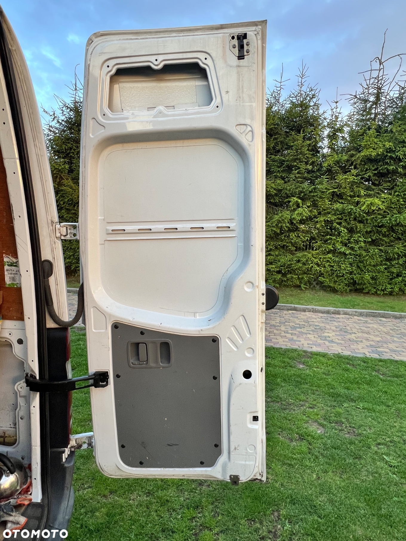 Mercedes-Benz Sprinter - 11