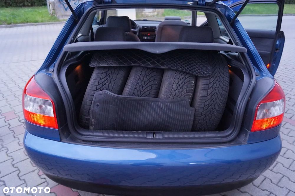 Audi A3 3-drzwiowe 1.6 Ambition - 33