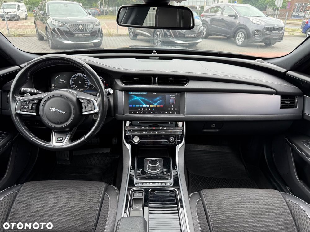 Jaguar XF 2.0 i4D R-Sport - 27
