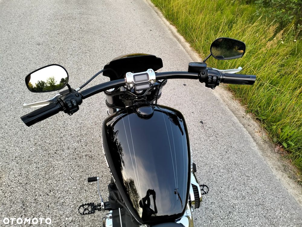 Harley-Davidson Softail Breakout - 19