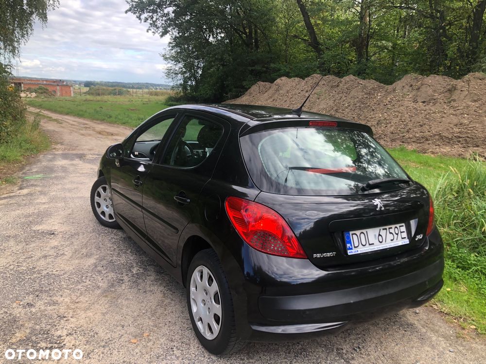 Peugeot 207 2008 photo 4