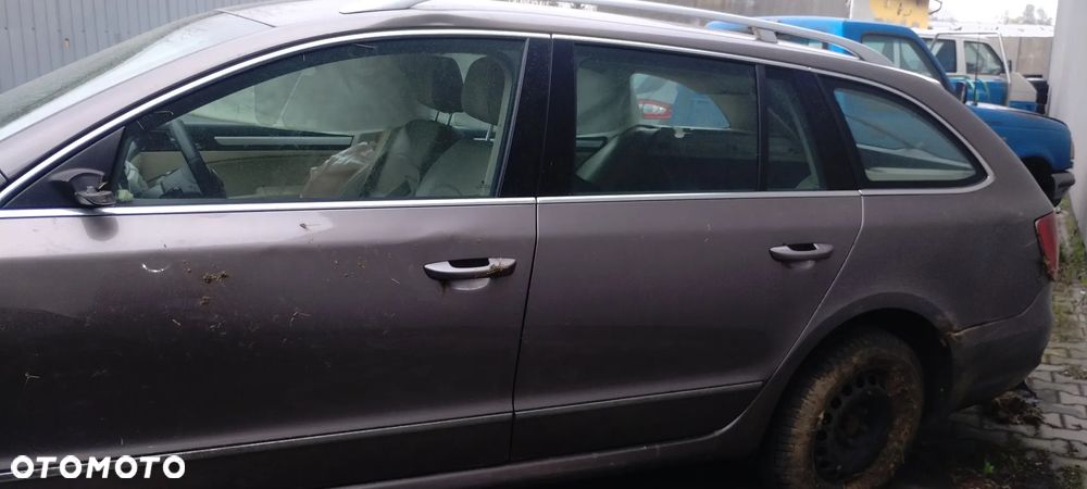 Skoda Superb 2.0 TDI Elegance - 2