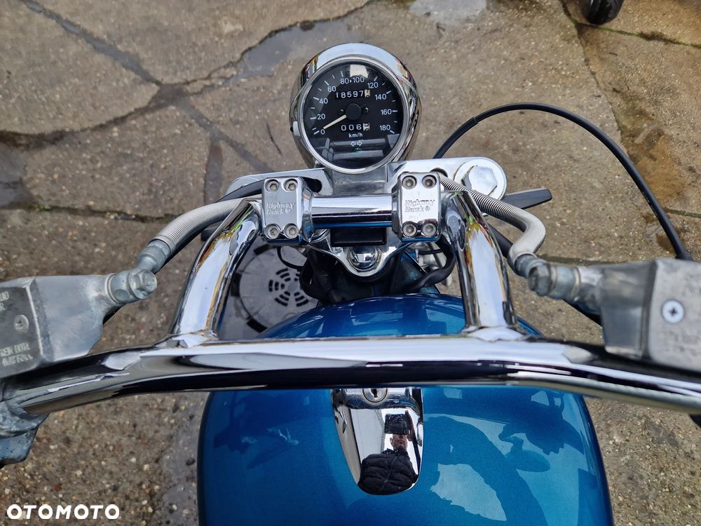 Suzuki Intruder - 38