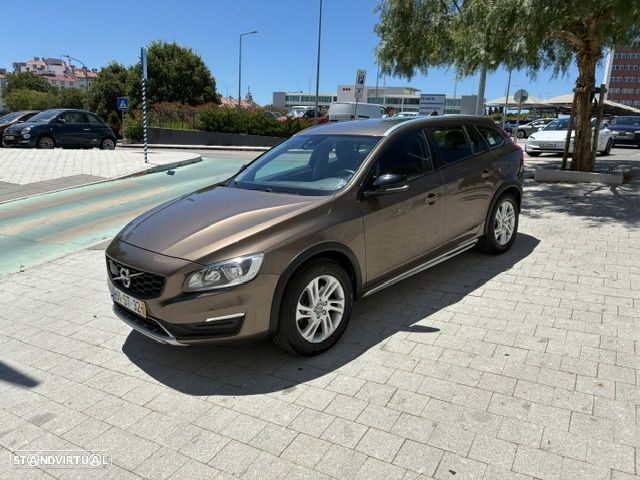 Volvo V60 Cross Country 2.0 D3 Momentum - 27