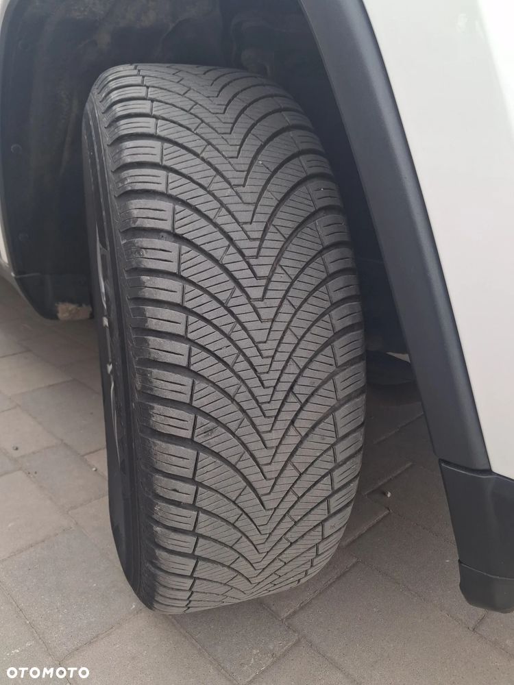 Jeep Grand Cherokee - 25