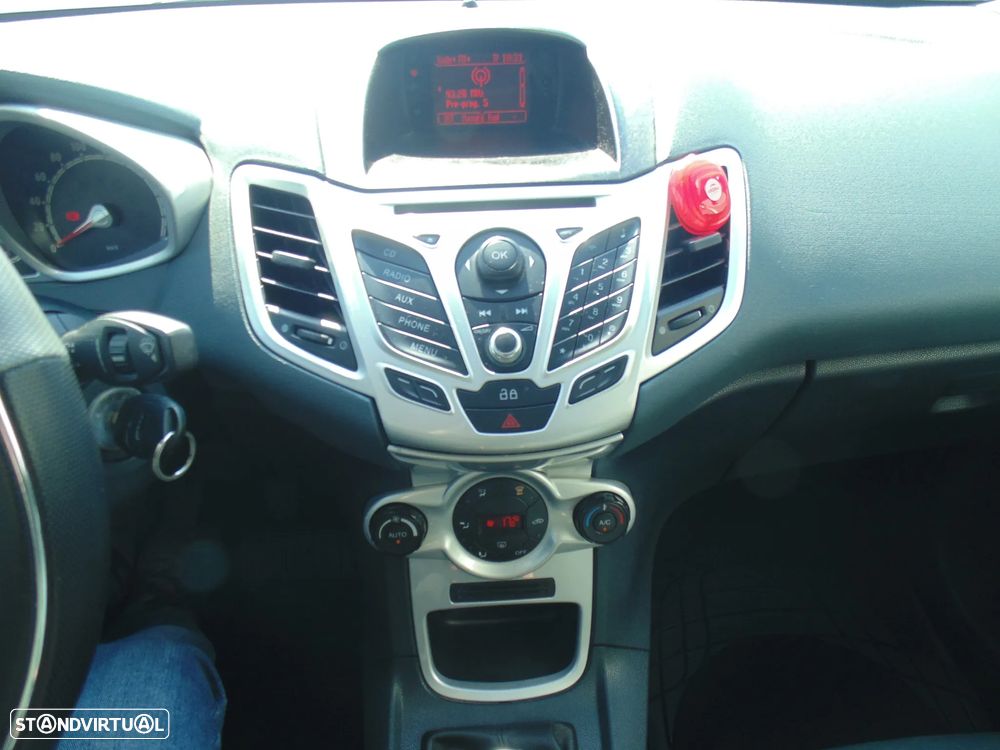Ford Fiesta 1.25 Titanium - 26