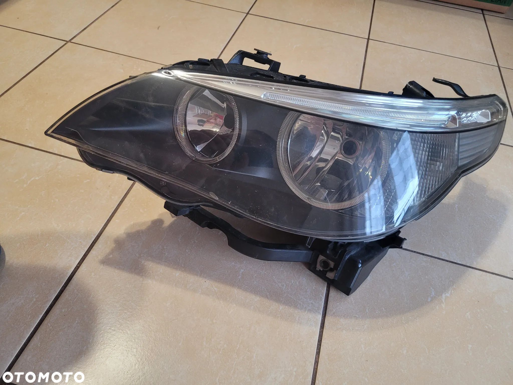 Lampa przód lewa. BMW E60 H7 — oryginał Hella - 1