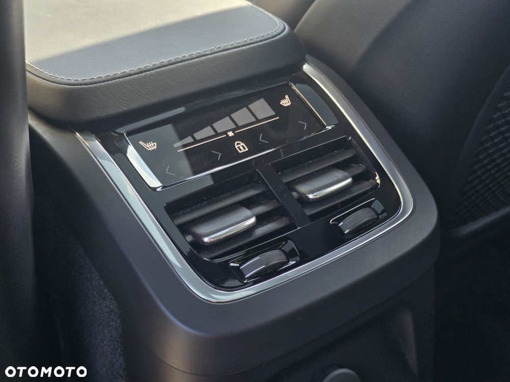 Volvo XC 90 T8 AWD Plug-In Hybrid Ultimate Bright 7os - 24