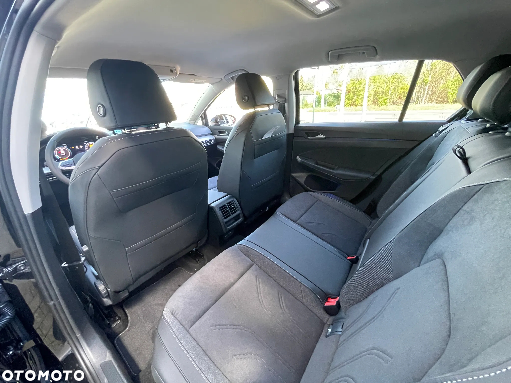 Volkswagen Golf - 24