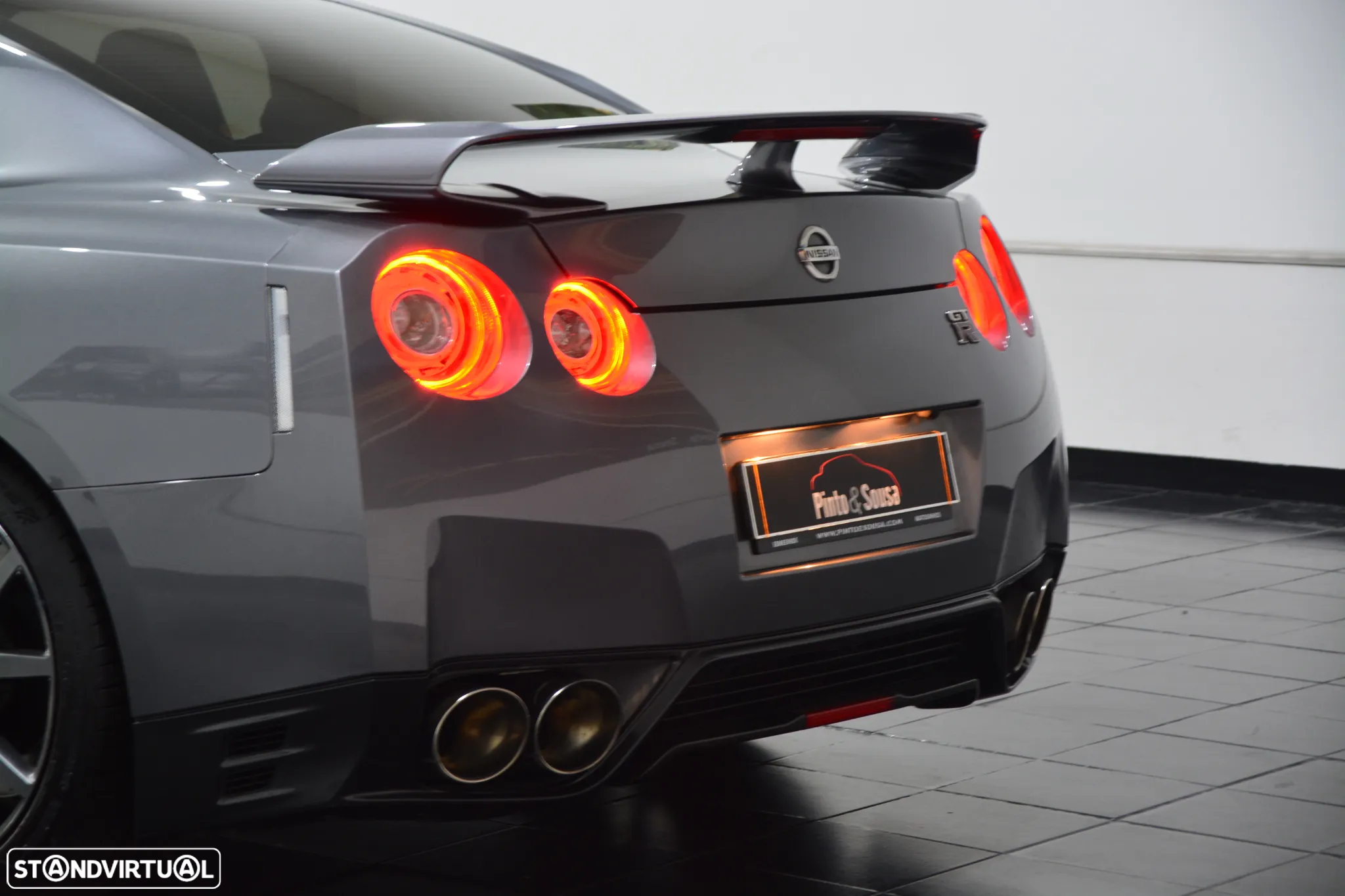 Nissan GT-R 3.8 V6 Black Edition - 7