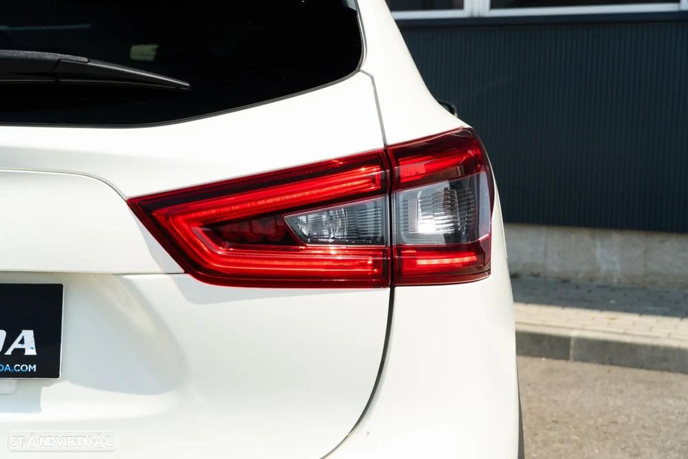 Nissan Qashqai 1.5 dCi N-Connecta J18 - 30