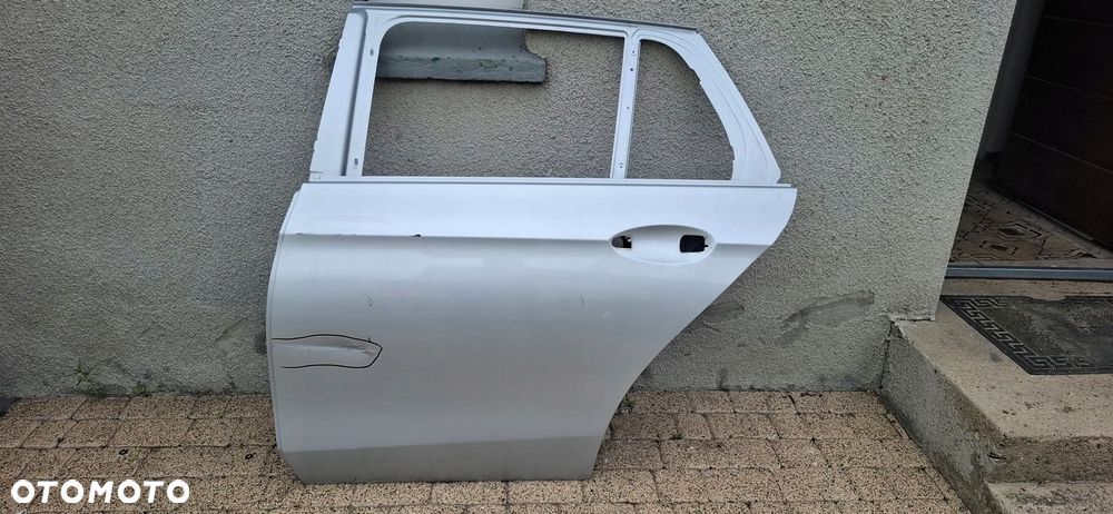 MERCEDES E-KLASA W213 KOMBI 2016- drzwi lewy tył A2137320107 - 1