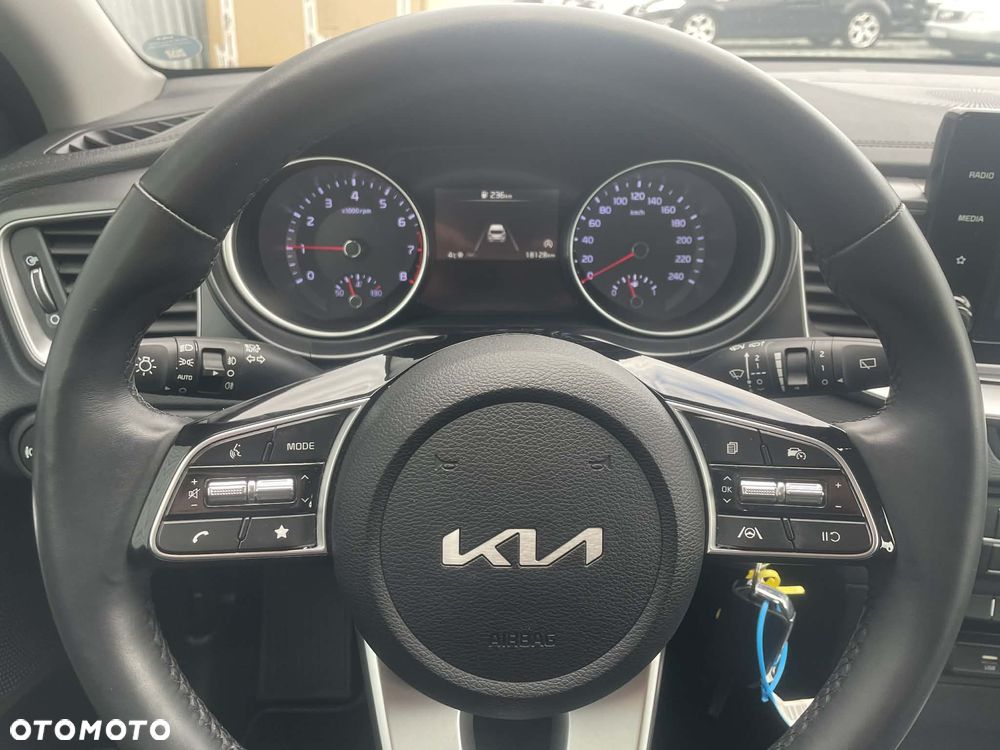 Kia XCeed 1.0 T-GDI L Business Line - 23