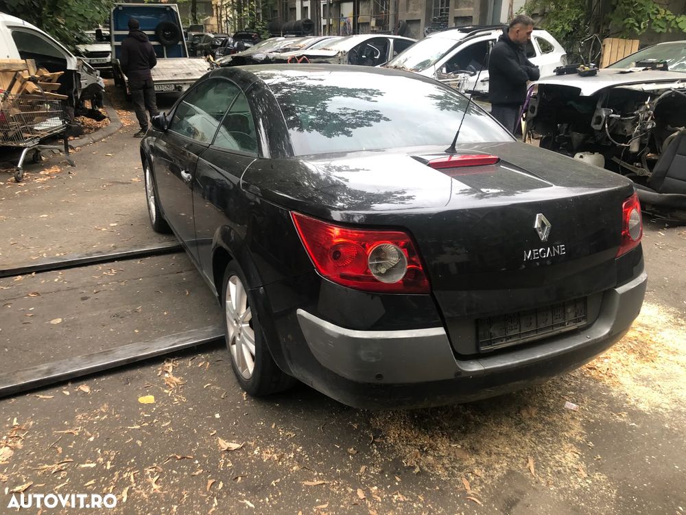 Dezmembrez Renault Megane 2 cabrio  2005 negru benzina - 11