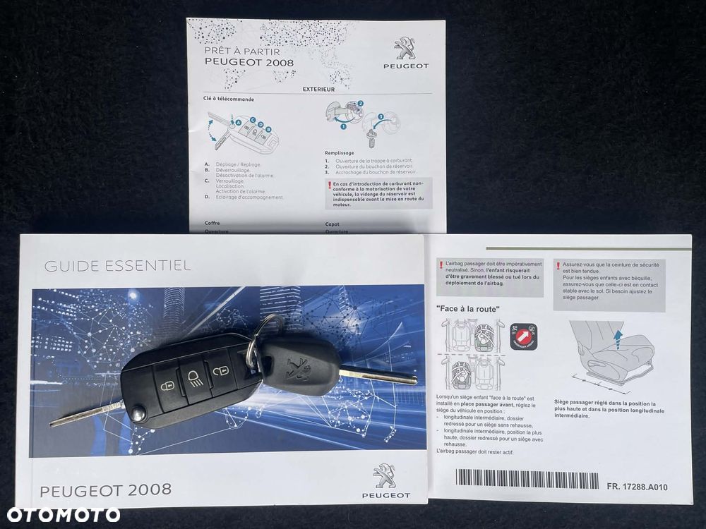Peugeot 2008 1.2 Pure Tech Allure S&S - 30