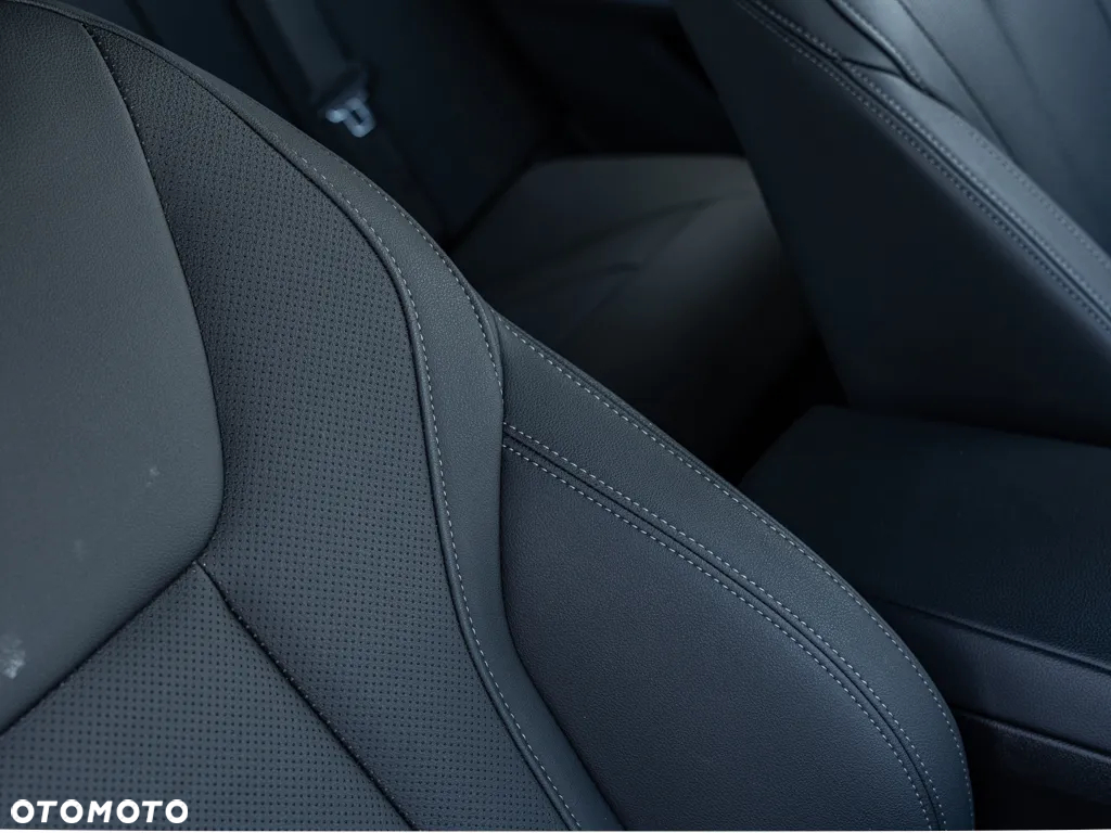 BMW Seria 3 318i - 14