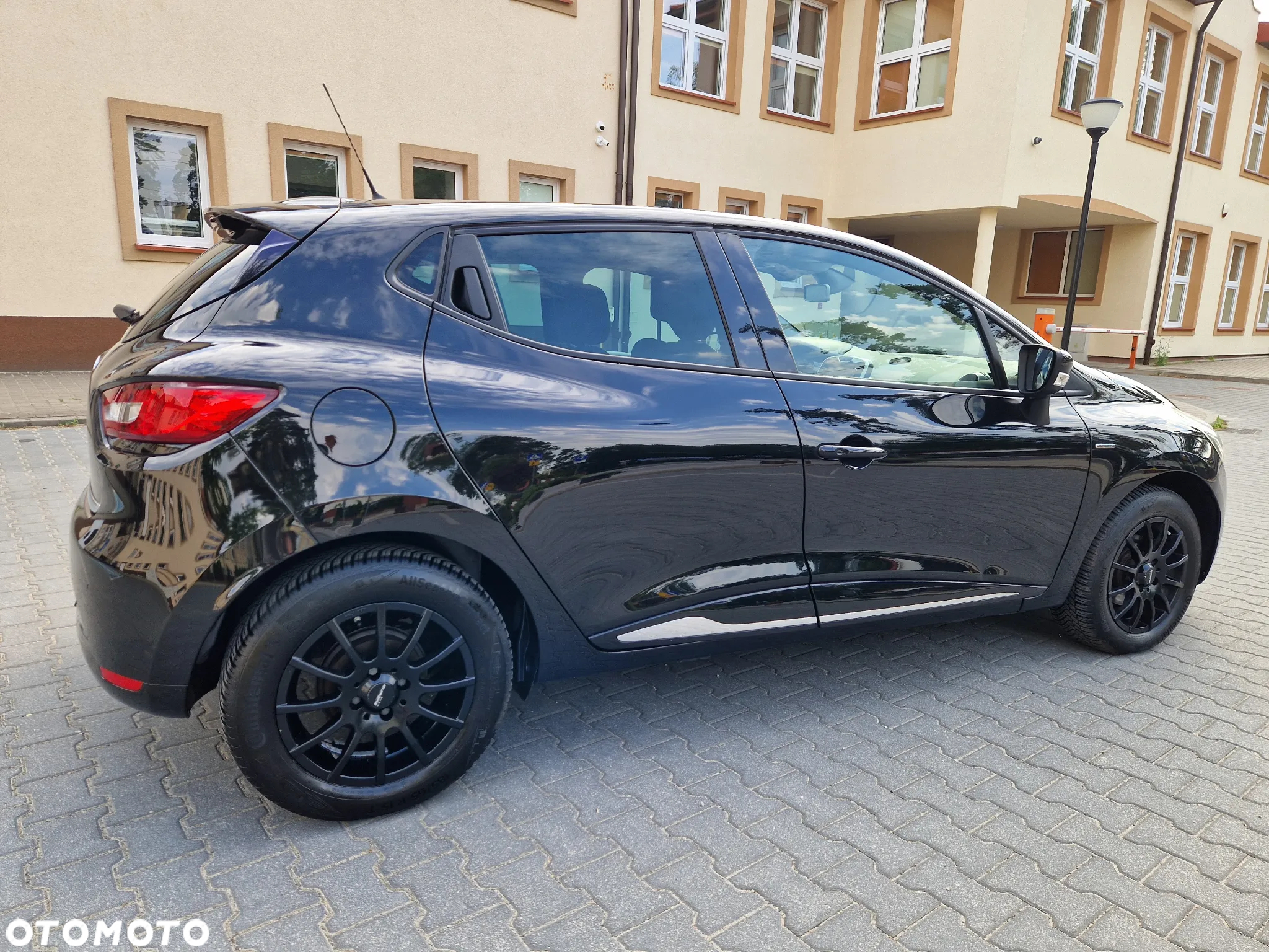 Renault Clio 1.2 16V Limited EU6 - 18