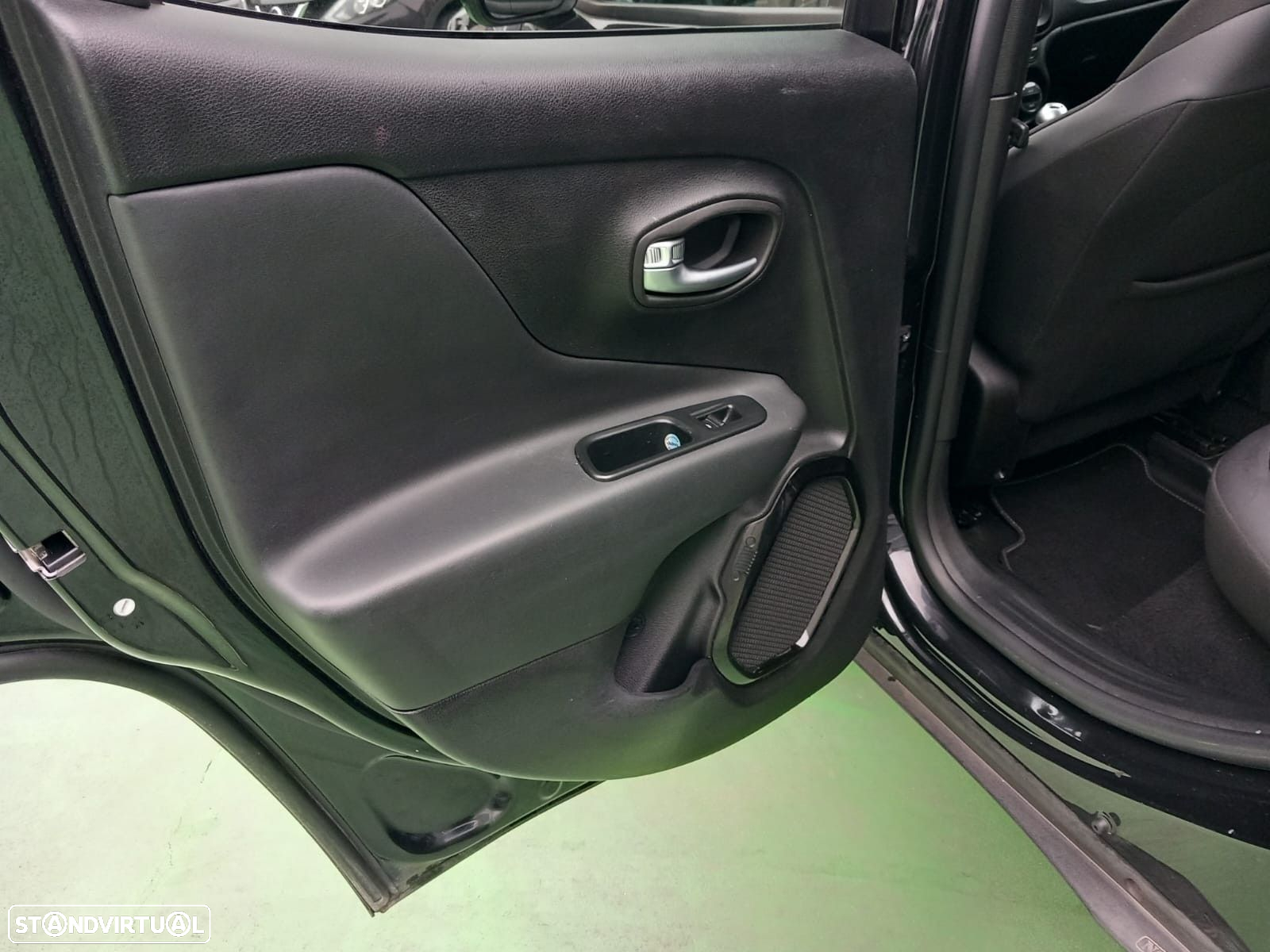Jeep Renegade 1.6 MJD Limited - 20