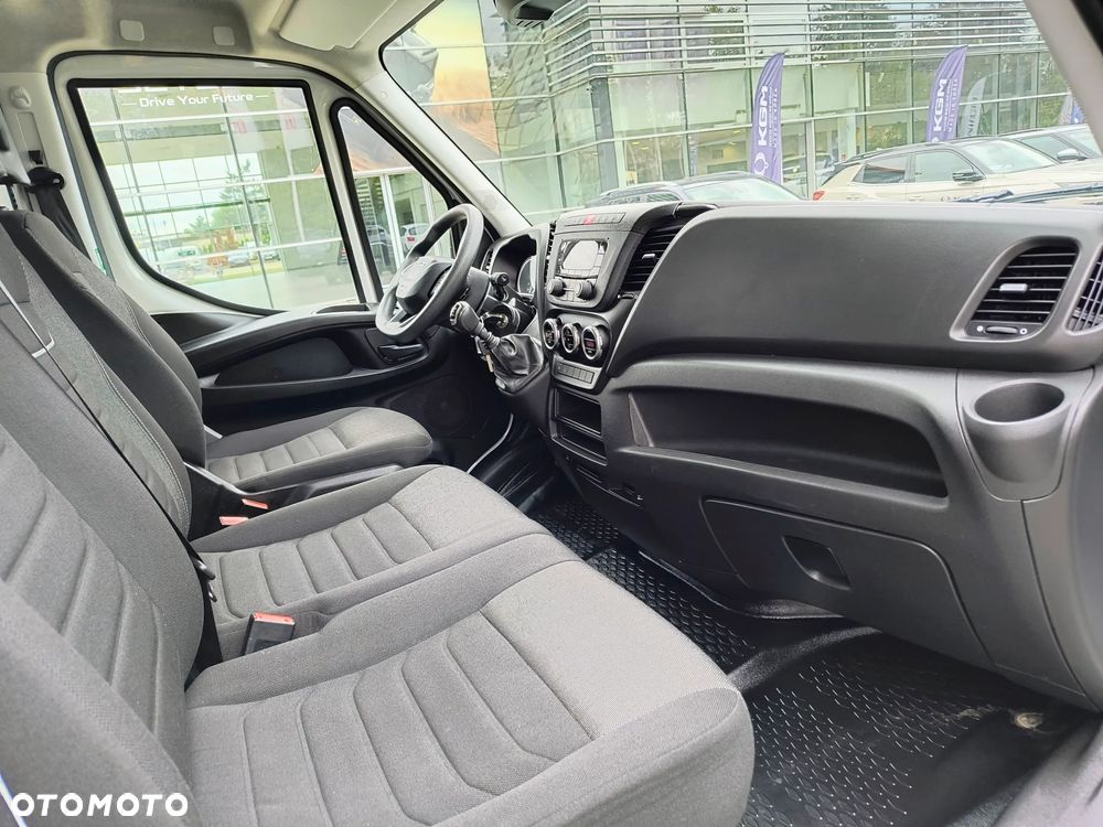 Iveco NOWA LOKALIZACJA 35S16 L4H2  niski przebieg Vat23% - 14