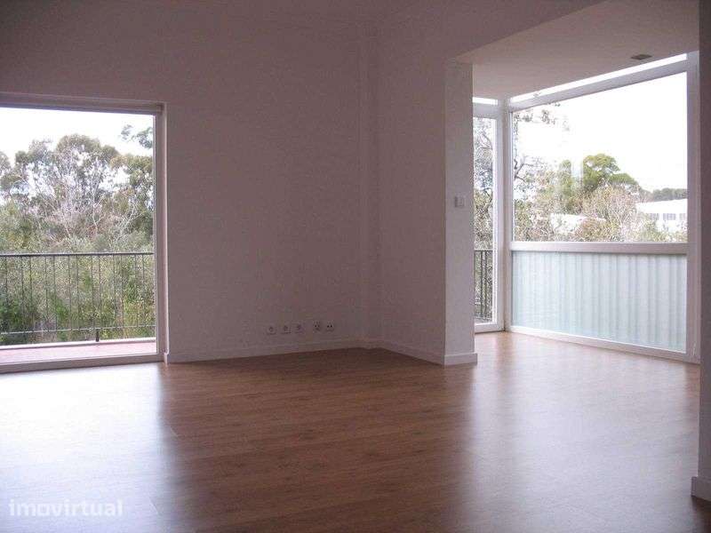 Apartamento T2 em Cascais - Grande imagem: 2/9
