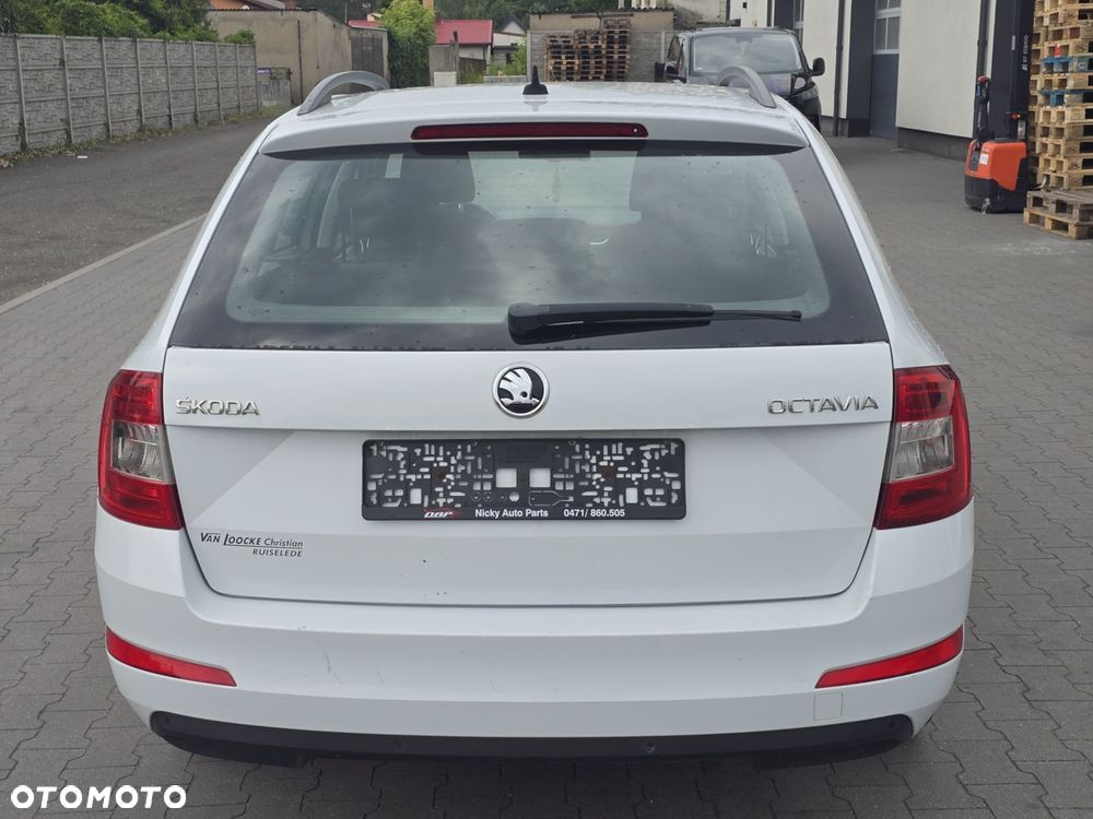 Skoda Octavia 1.6 TDI DPF Ambition - 5