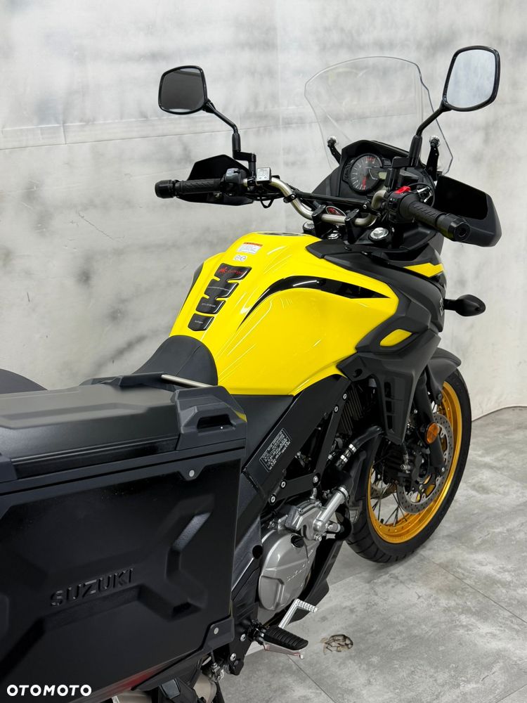 Suzuki V-STROM - 12