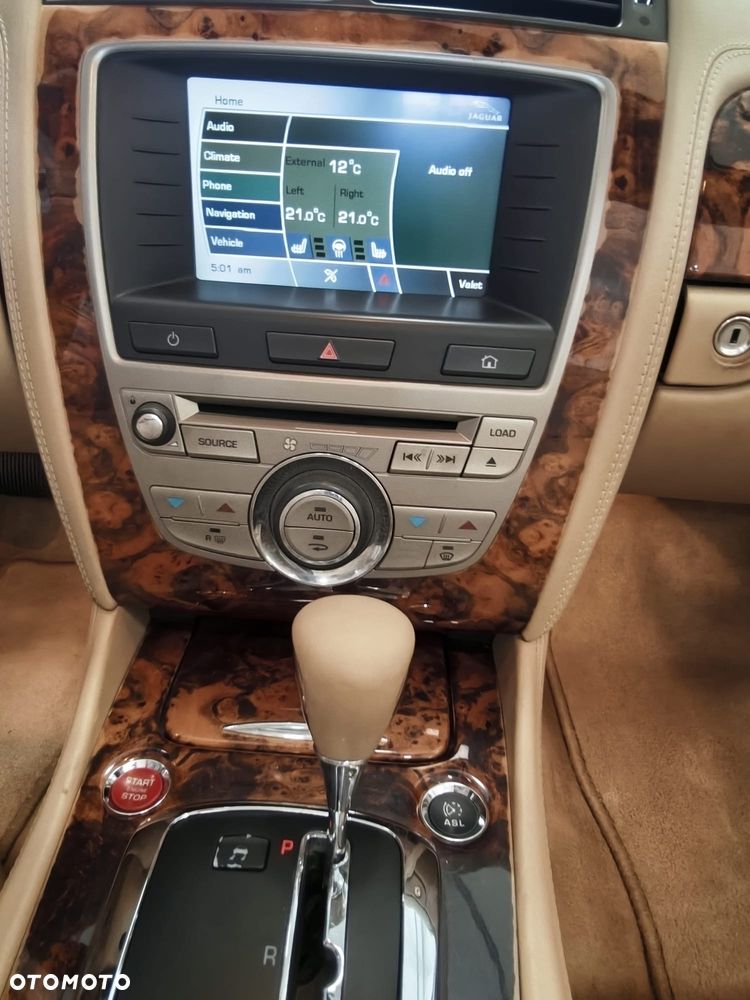 Jaguar XK 4.2 V8 - 21