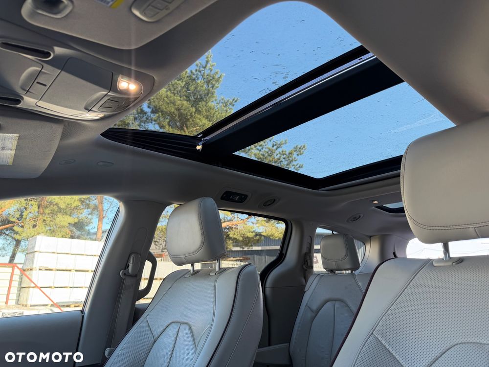 Chrysler Pacifica - 9