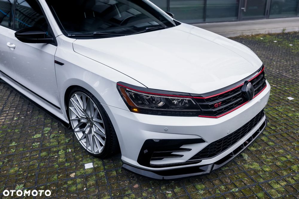 Volkswagen Passat - 13