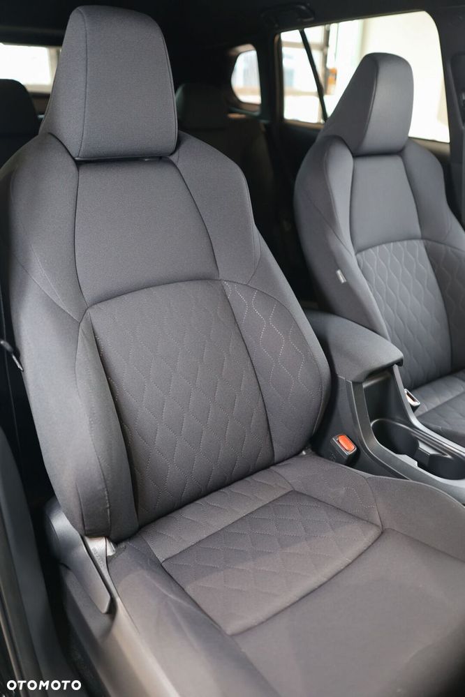 Toyota Corolla Cross - 16