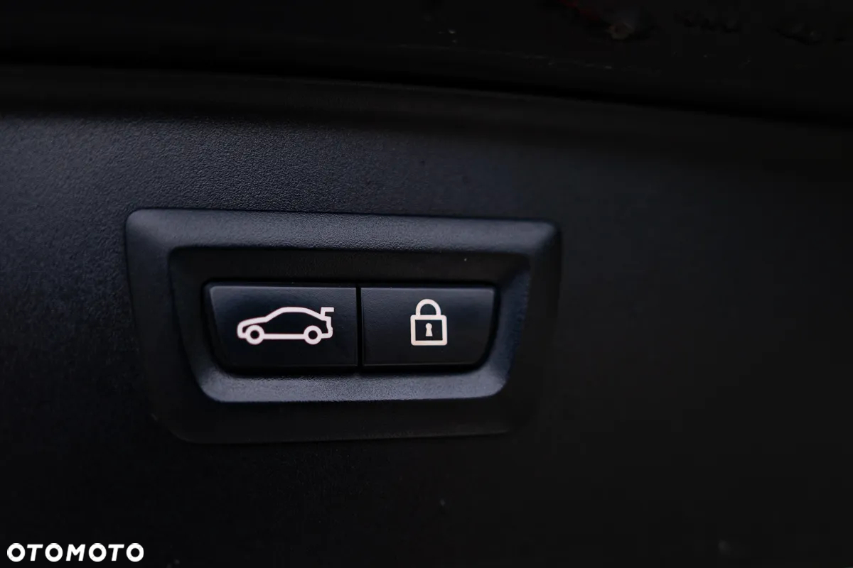 BMW Seria 5 525d Touring Sport-Aut - 34