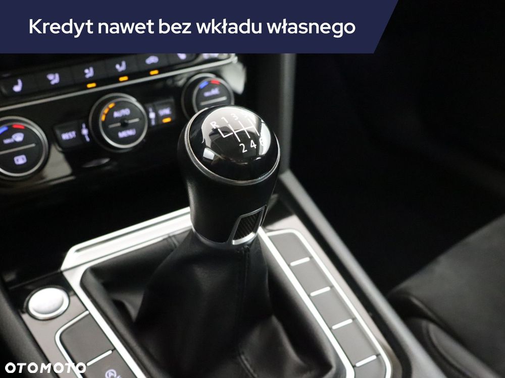 Volkswagen Passat - 15