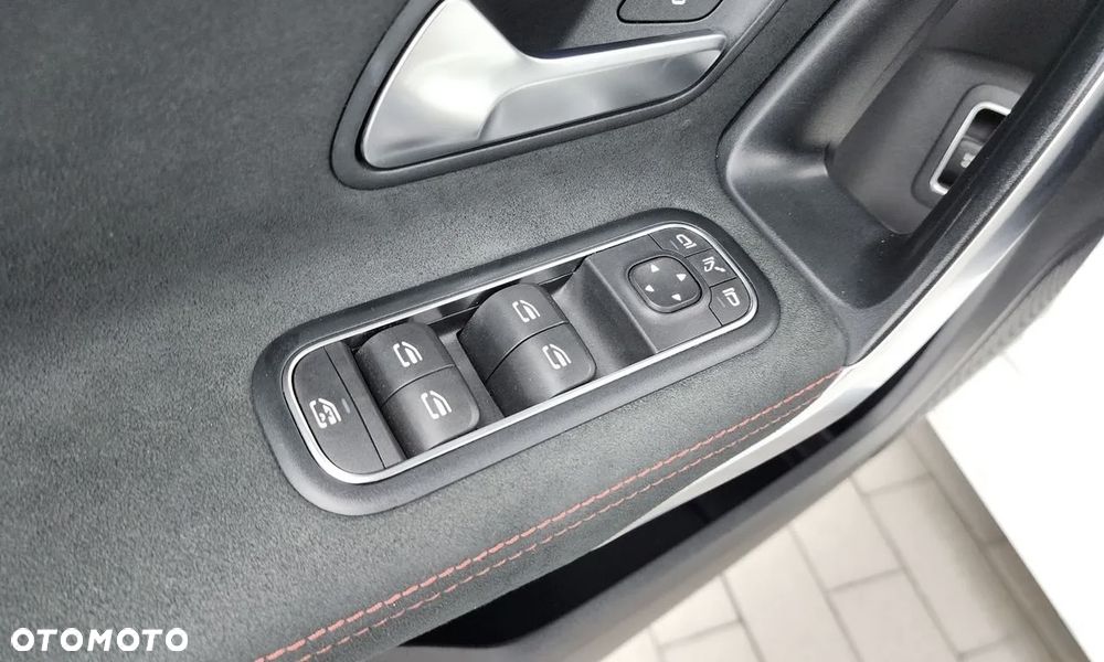 Mercedes-Benz Klasa A 220 4Matic 7G-DCT - 29