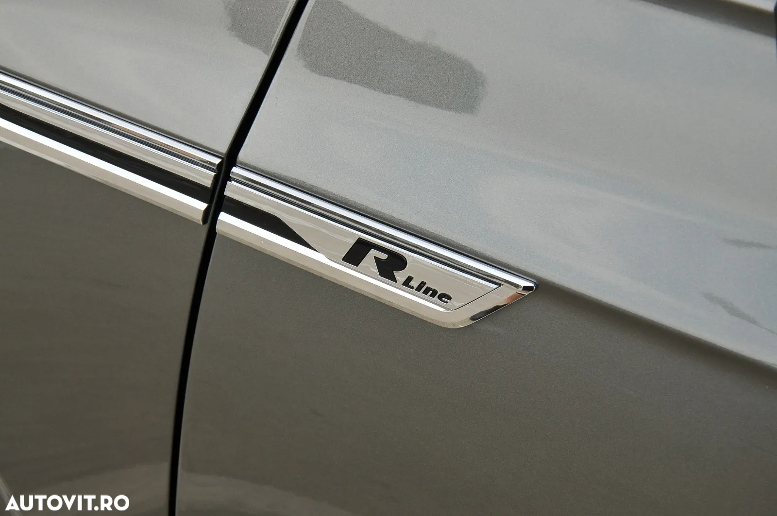 Volkswagen Touareg V6 TDI 4MOTION R-Line - 10