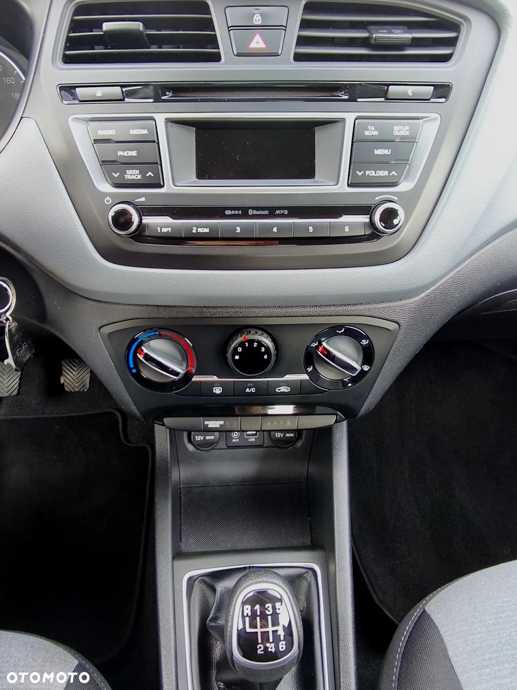 Hyundai i20 1.4 Trend - 22