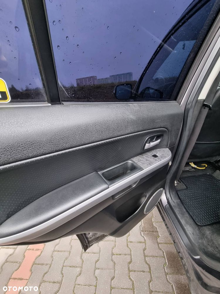 Suzuki Grand Vitara 2.4 De Luxe EU5 - 19