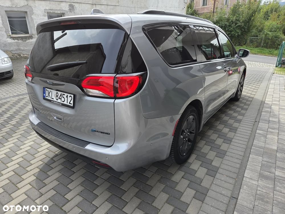 Chrysler Pacifica - 15