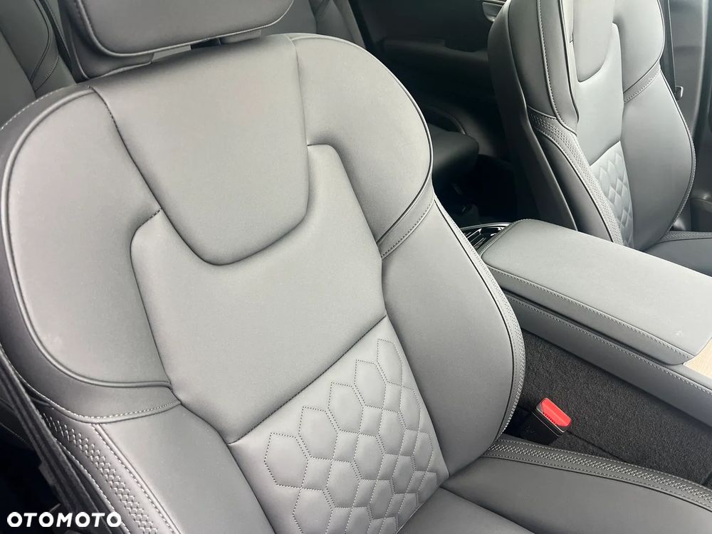 Volvo XC 90 T8 AWD Recharge Plus Dark - 24