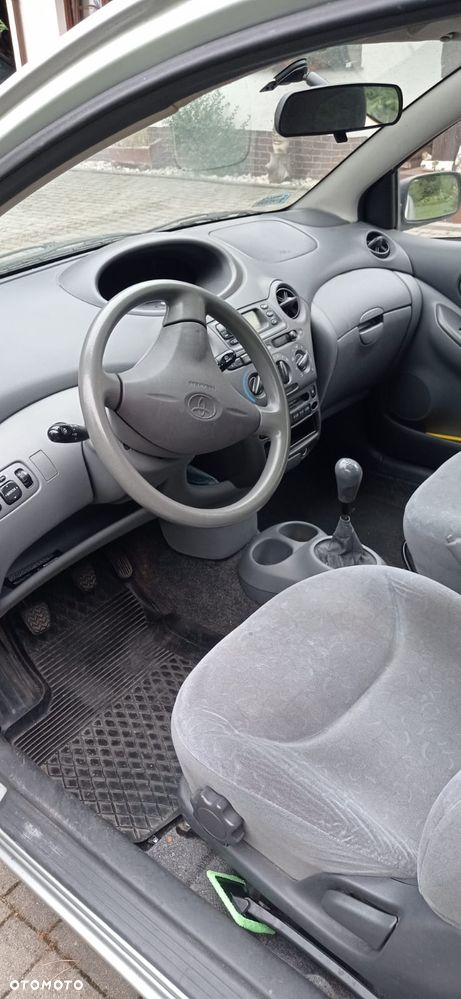 Toyota Yaris - 8