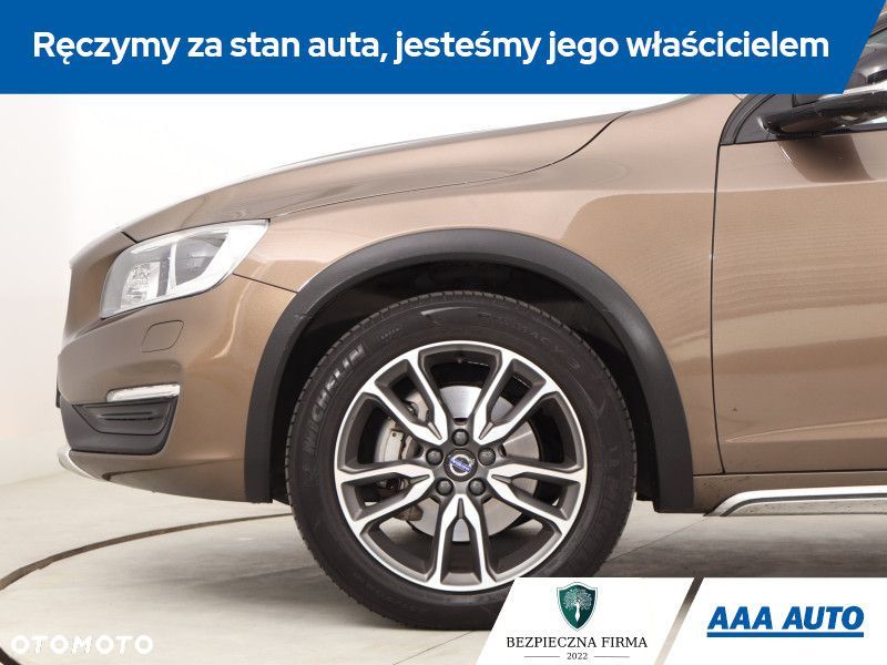 Volvo V60 Cross Country - 17