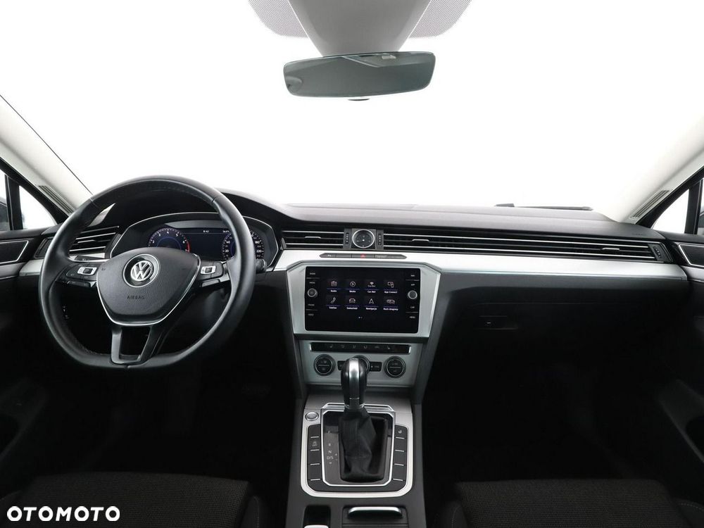 Volkswagen Passat - 16