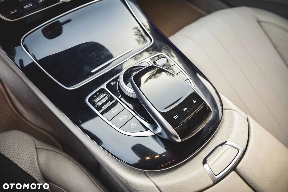 Mercedes-Benz Klasa E 300 9G-TRONIC Avantgarde - 39
