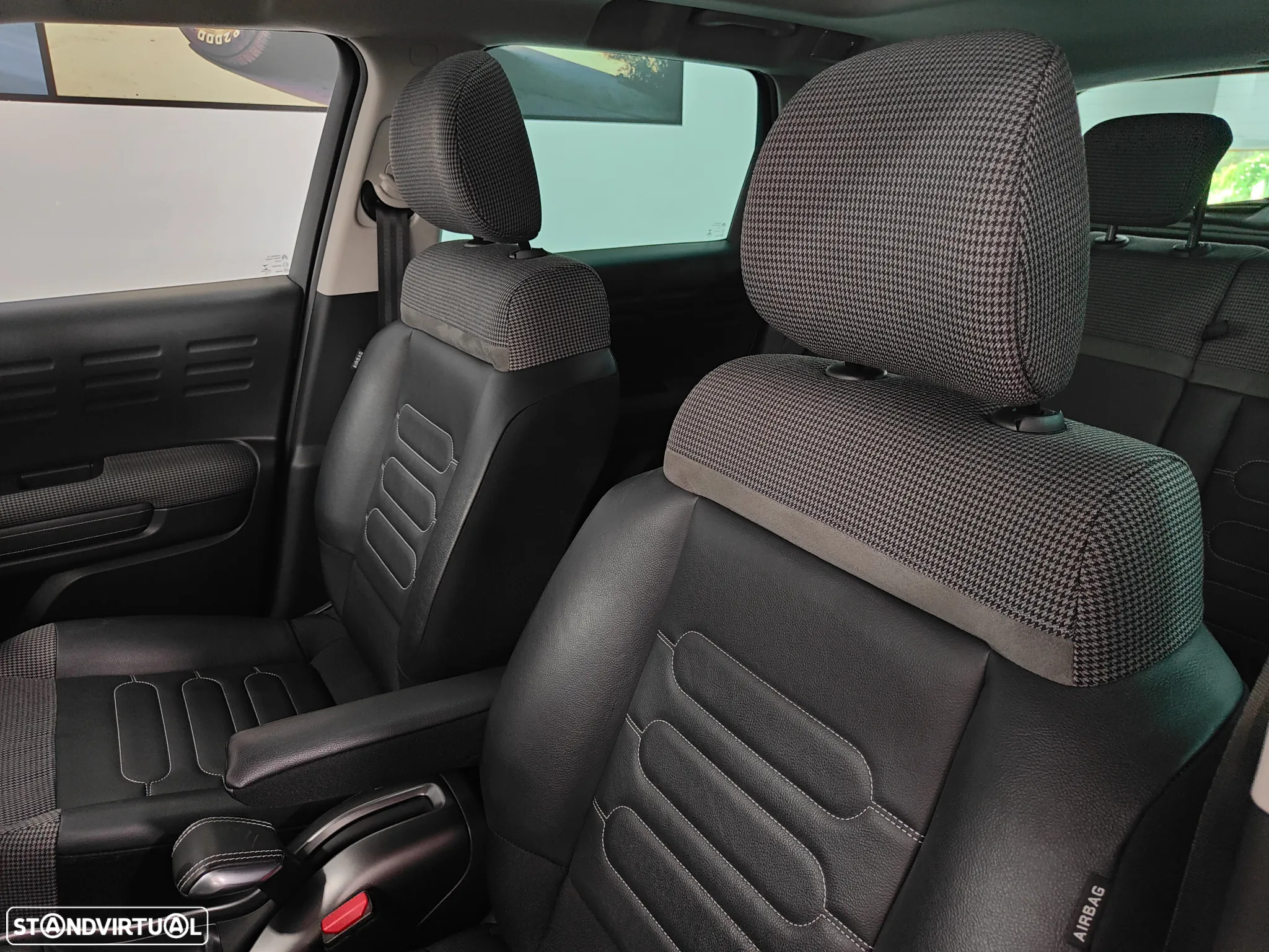 Citroën C3 Aircross 1.2 PureTech Shine EAT6 - 32