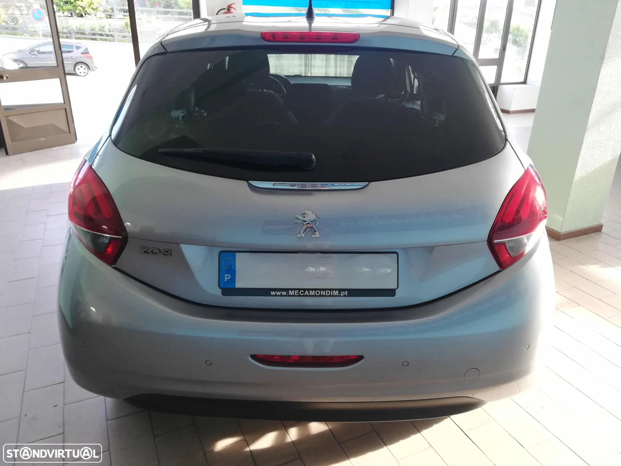 Peugeot 208 1.2 PureTech Signature - 6