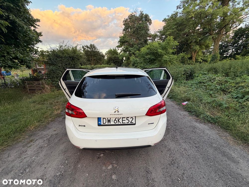 Peugeot 308 1.6 BlueHDi Allure S&S - 17