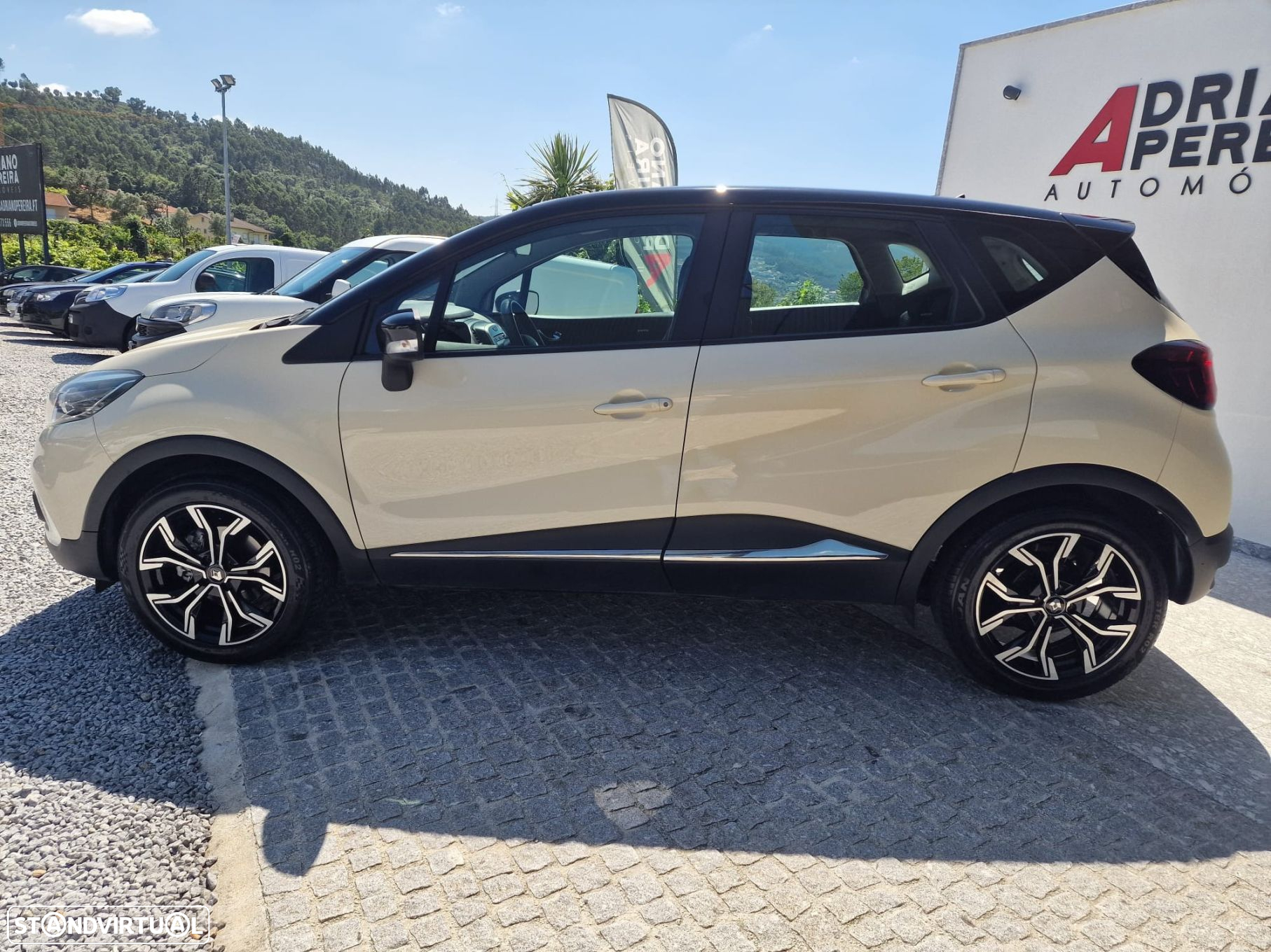 Renault Captur 1.5 dCi Exclusive - 3