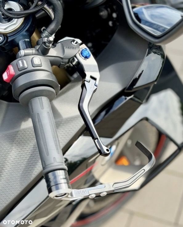 BMW S - 16